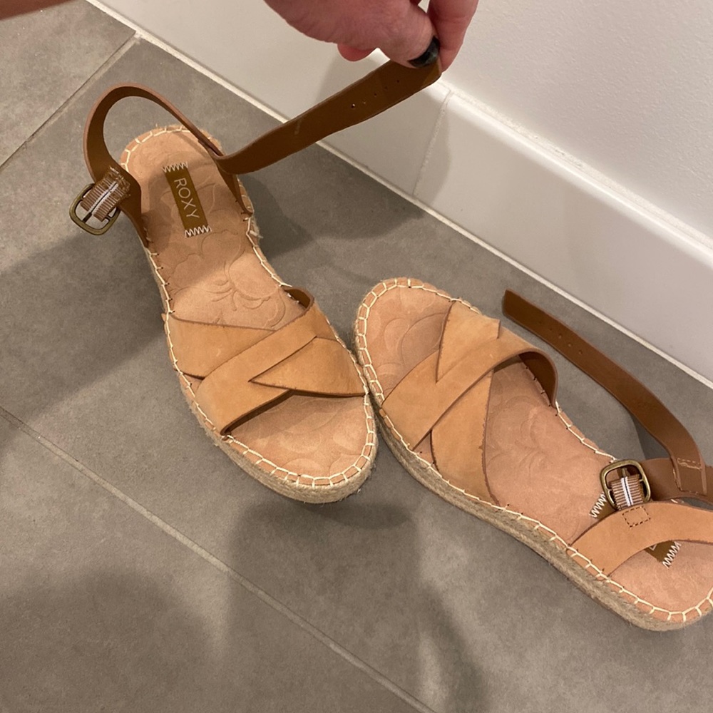 Roxy sandals